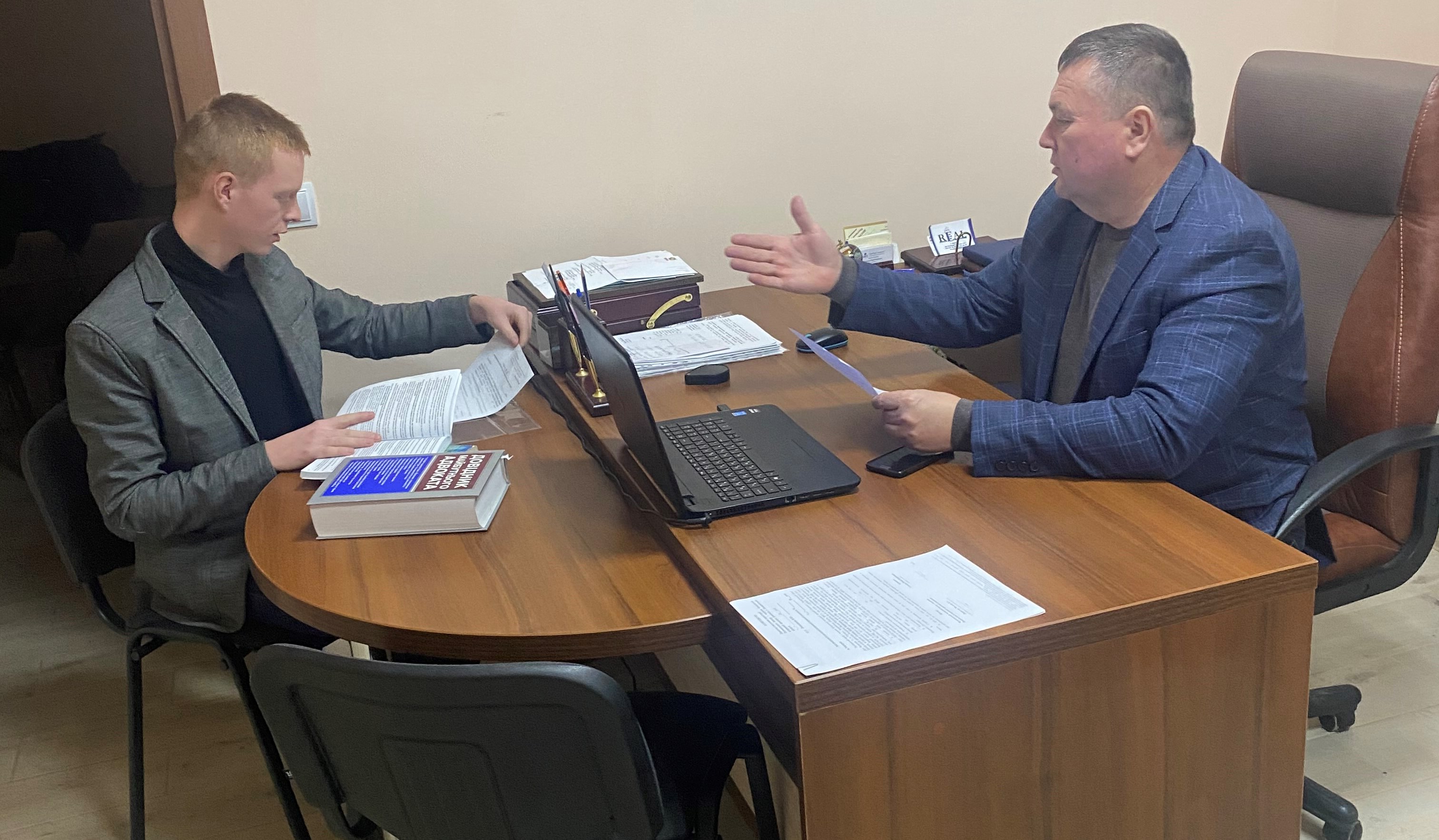 Набуття практичного досвіду у сфері адвокатської діяльності